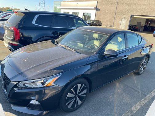 2022 Nissan Altima 2.5 SV