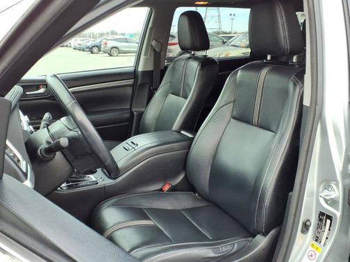 2017 Toyota Highlander SE