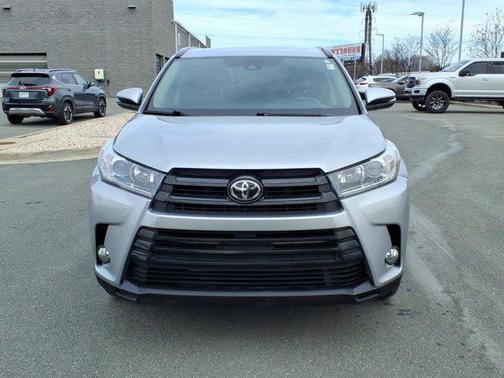 2017 Toyota Highlander SE