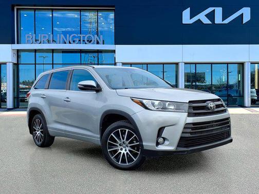 2017 Toyota Highlander SE