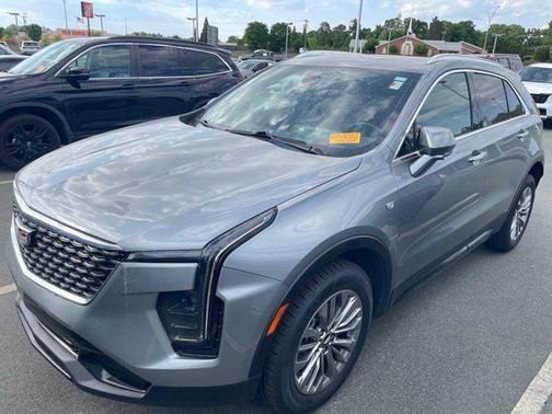 Argent Silver Metallic 2024 Cadillac XT4 Premium Luxury