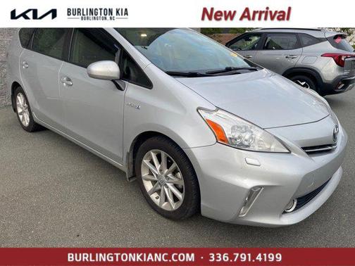 2014 Toyota Prius v Five