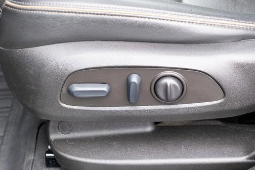 Black 2022 GMC Acadia AT4