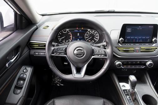 2021 Nissan Altima 2.0 SR