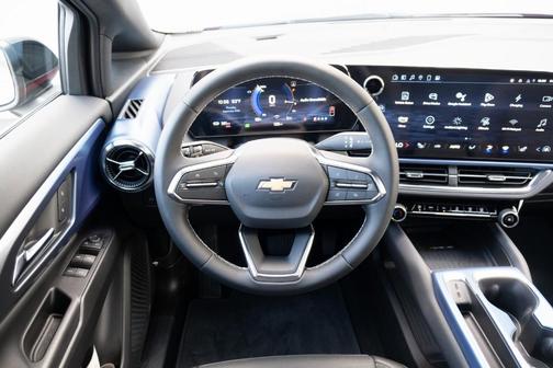 2025 Chevrolet Equinox EV LT 2