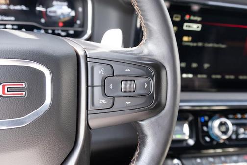 White 2023 GMC Sierra 1500 AT4