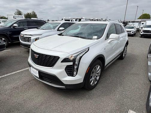 White 2022 Cadillac XT4 Premium Luxury