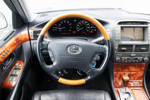 2005 Lexus LS 430 