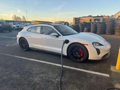 2024 Porsche Taycan GTS