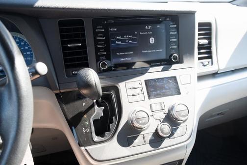 2020 Toyota Sienna LE