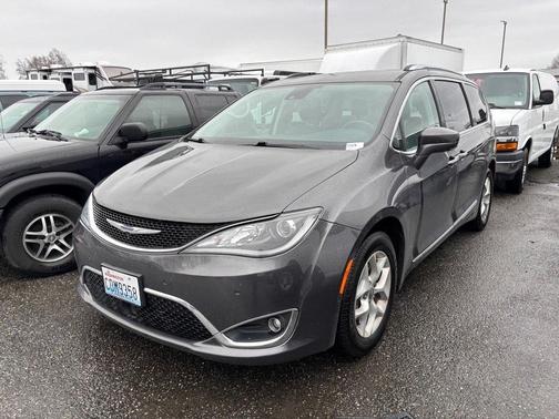 2017 Chrysler Pacifica Touring-L Plus