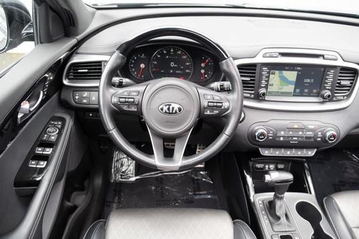 Gray 2017 Kia Sorento SX