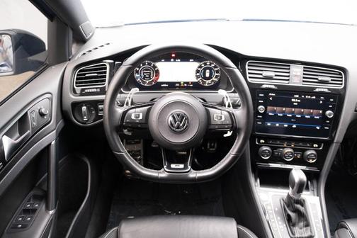 2018 Volkswagen Golf R 2.0T w/DCC & Navigation