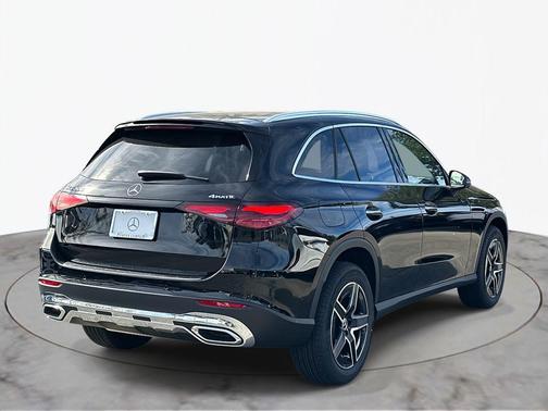 2026 Mercedes-Benz GLC 300 4MATIC