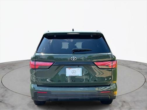 2023 Toyota Sequoia SR5