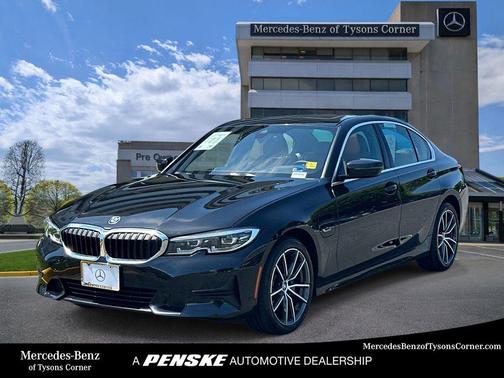 Black Sapphire Metallic 2022 BMW 330e xDrive
