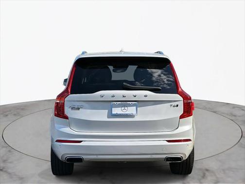 2021 Volvo XC90 T6 Momentum
