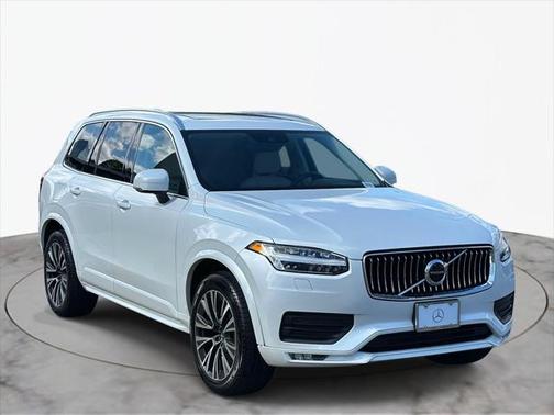 2021 Volvo XC90 T6 Momentum