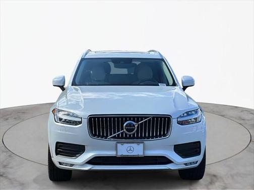 2021 Volvo XC90 T6 Momentum