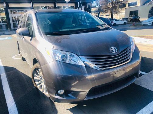 2015 Toyota Sienna XLE