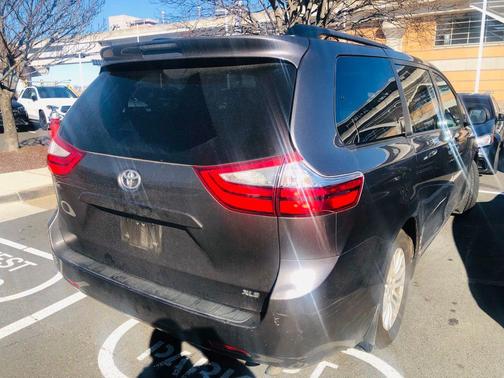 2015 Toyota Sienna XLE