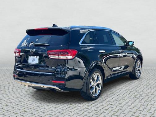 Ebony Black 2017 Kia Sorento SX