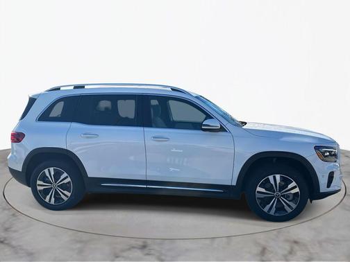 2025 Mercedes-Benz GLB 250 4MATIC