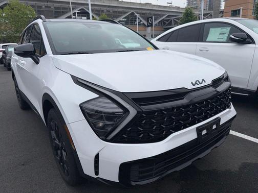 Glacial White Pearl 2025 Kia Sportage X-Line