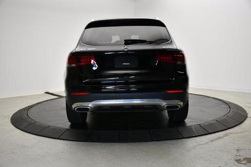 Black 2022 Mercedes-Benz GLC 300 4MATIC