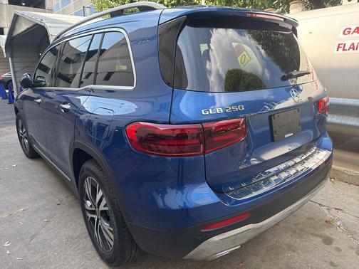 2024 Mercedes-Benz GLB 250 4MATIC