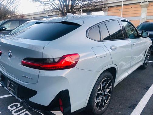 2022 BMW X4 xDrive30i