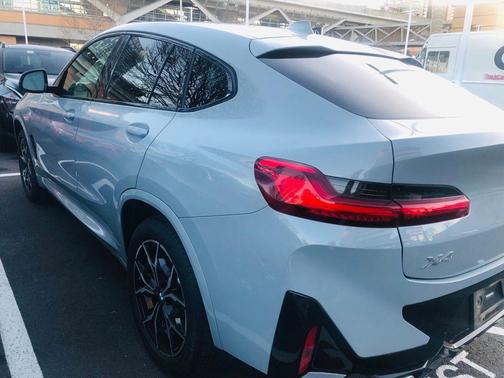 2022 BMW X4 xDrive30i
