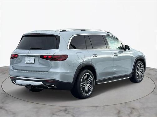 2025 Mercedes-Benz GLS 450 4MATIC