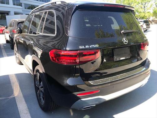 2025 Mercedes-Benz GLB 250 4MATIC