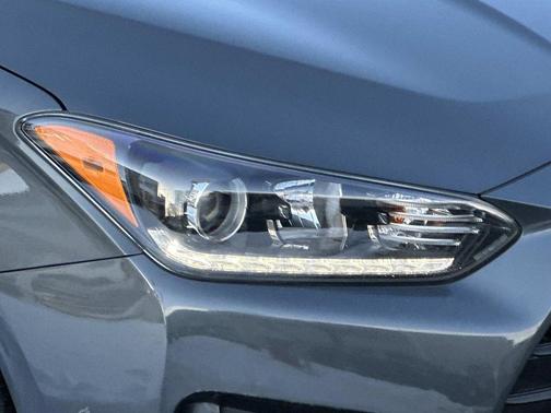 2020 Hyundai Veloster 2