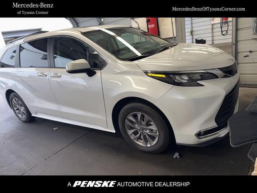 2024 Toyota Sienna XLE