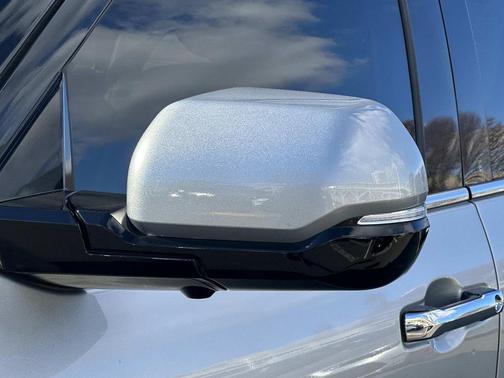 2023 Toyota Sequoia SR5