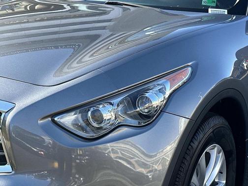 2014 INFINITI QX70 Base