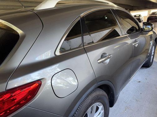 2014 INFINITI QX70 Base