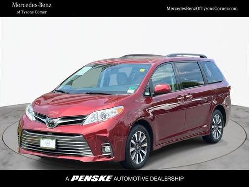 2020 Toyota Sienna XLE