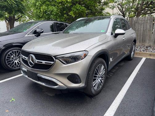 Mojave Silver Metallic 2023 Mercedes-Benz GLC 300 4MATIC
