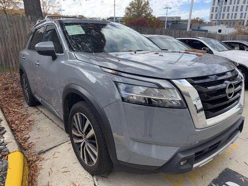 2022 Nissan Pathfinder Platinum 4WD