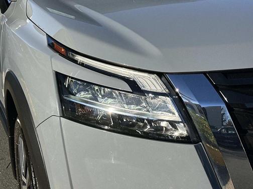 2022 Nissan Pathfinder Platinum 4WD