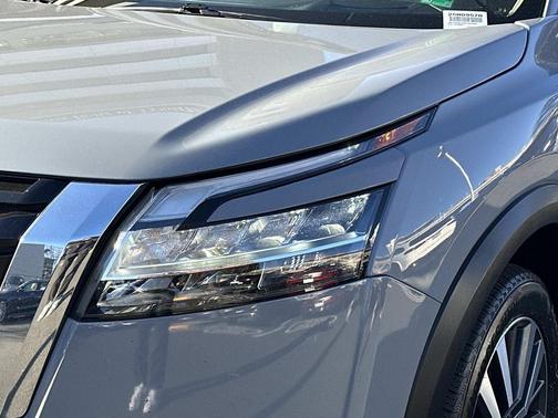 2022 Nissan Pathfinder Platinum 4WD