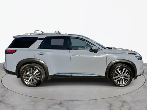 2022 Nissan Pathfinder Platinum 4WD