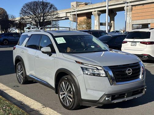 2022 Nissan Pathfinder Platinum 4WD