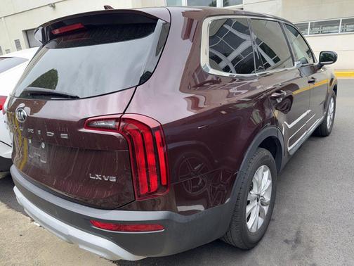 Sangria 2021 Kia Telluride LX