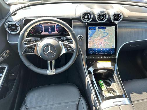 2025 Mercedes-Benz GLC 300 4MATIC