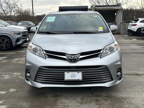 2020 Toyota Sienna XLE Premium