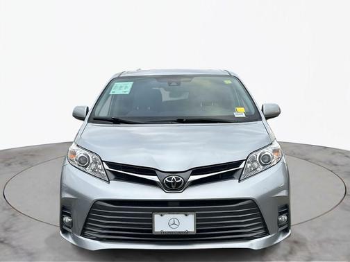 2020 Toyota Sienna XLE Premium